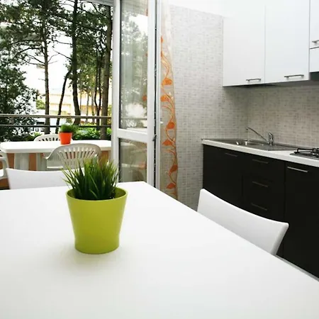 Cozy Escape By The Sea In アパート *