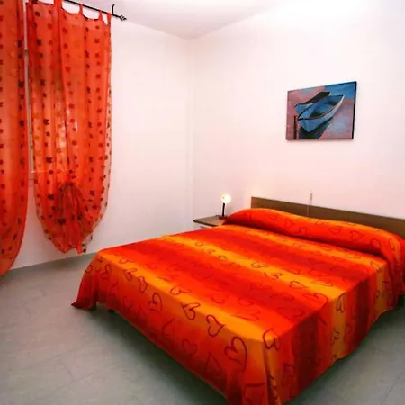 Cozy Escape By The Sea In *