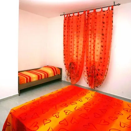 Cozy Escape By The Sea In アパート *