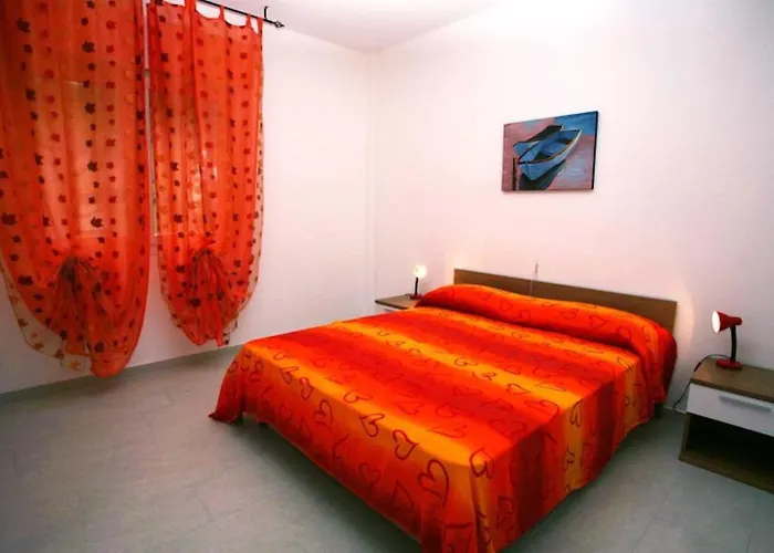 Cozy Escape By The Sea In *